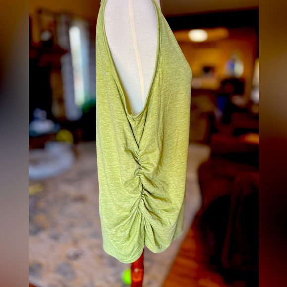 Green Sleeveless Women's Top With Side Ruching 2XL. - Picture 1 of 7